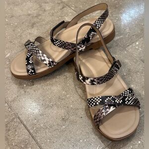 Abeo Kai sandals size 7.5 like new